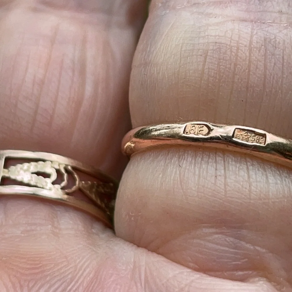 Antique 14K gold ring with fianites made in USSR
